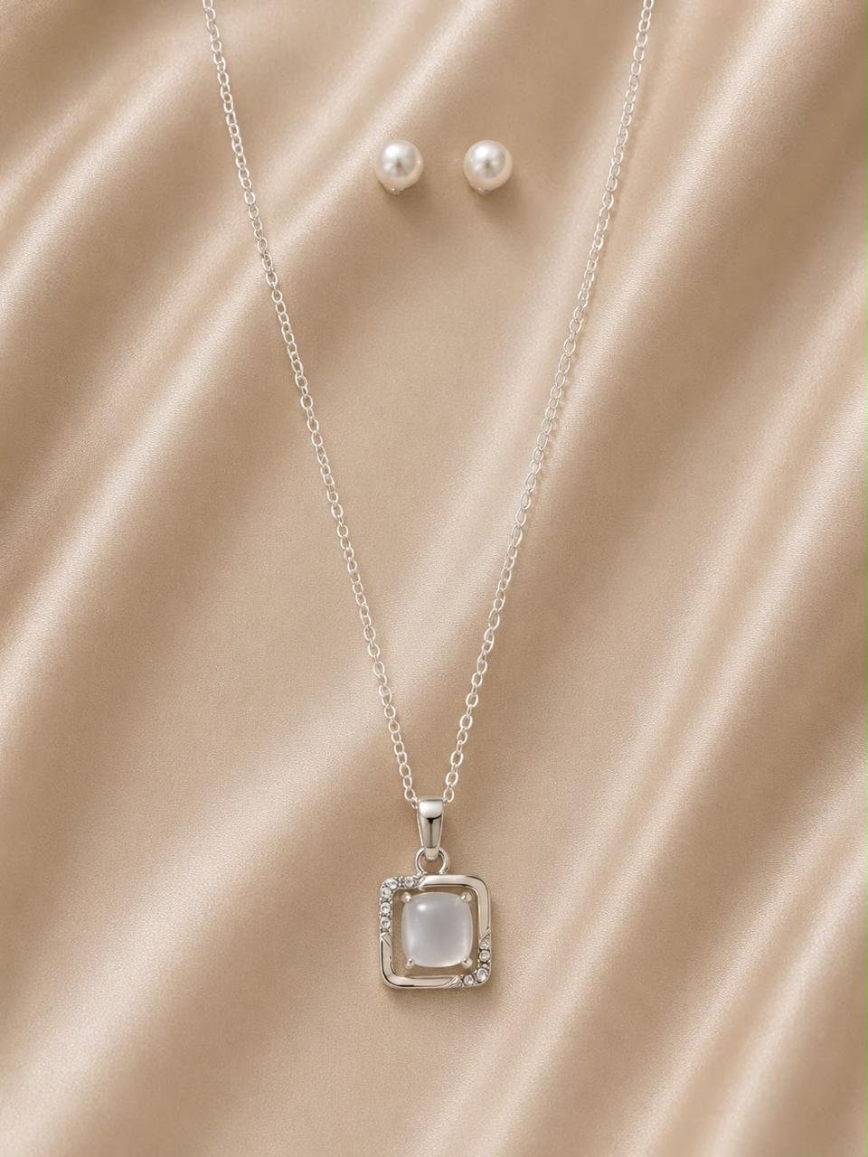 Product Name: Silver Pearl Square Pendant Necklace Set